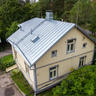 Mikä on vesikatto? Kattava opas rakennuksen tärkeimmästä suojarakenteesta